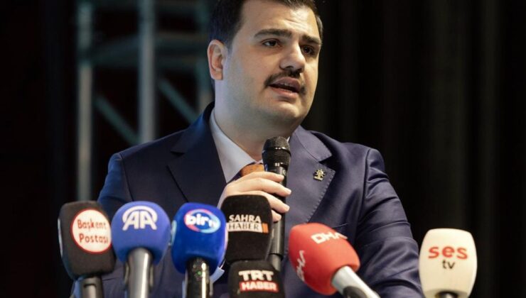 AK Parti Genel Sekreteri Eyyüp Kadir İnan: Erdoğan, partimizin başındadır