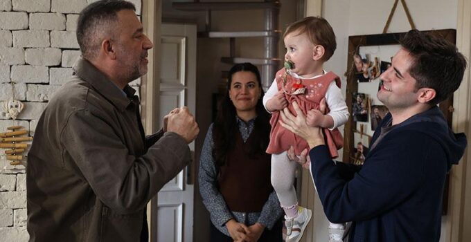 Aksiyonun ortasında bir gülüş! Arka Sokaklar’da neşe var