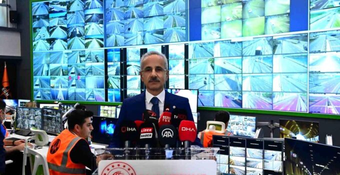 Bakan Uraloğlu: "AUS Merkezimizde bayram trafiğini anlık olarak takip edeceğiz"