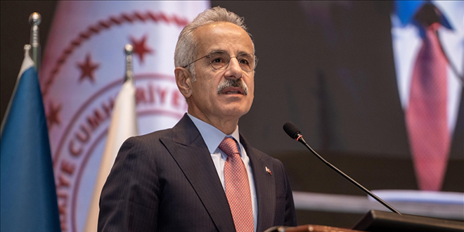 Bakan Uraloğlu yanıtladı: Uçak yakıtında sorun var mı?