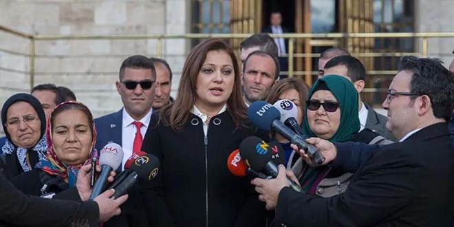 Burcu Köksal: AK Parti'ye katılıyorum