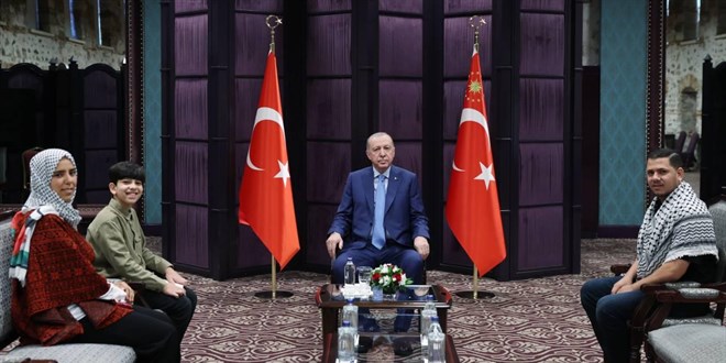 Cumhurbaşkanı Erdoğan, Gazzeli Ebu Cezer ve ailesini kabul etti