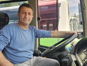 Emekleyerek otobüse binen kız çocuğunu fark eden şoför, o anları anlattı