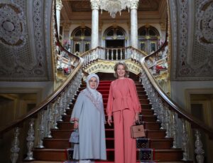 Emine Erdoğan, Belçika Kraliçesi Mathilde’ye Türk kültürünü tanıttı