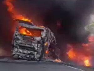 Endonezya’da katliam gibi kaza: Otobüs ve tanker çarpıştı, 16 kişi öldü