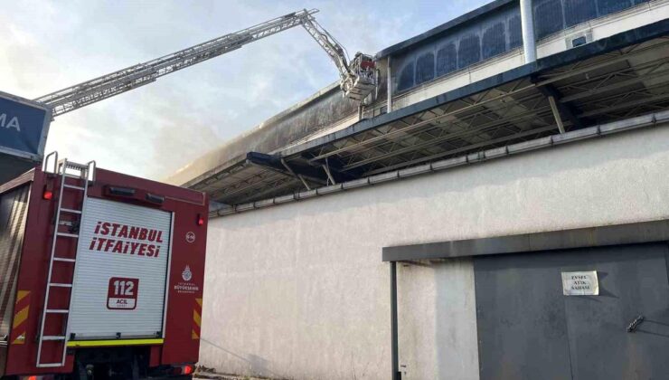 Esenyurt’ta plastik poşet fabrikasında yangın