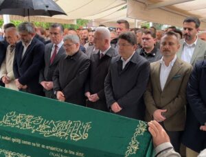 Eski Adalet Bakanı Tunç’un kayınpederi son yolculuğuna uğurlandı