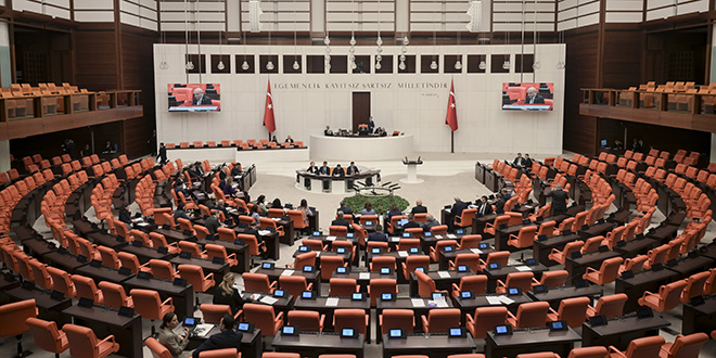 Fahiş site aidatlarına yönelik düzenleme Meclis'ten geçti