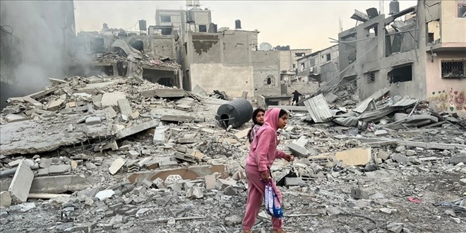 İsrail'den Gazze'de yemek dağıtım noktasına saldırı: 3 kişi öldü