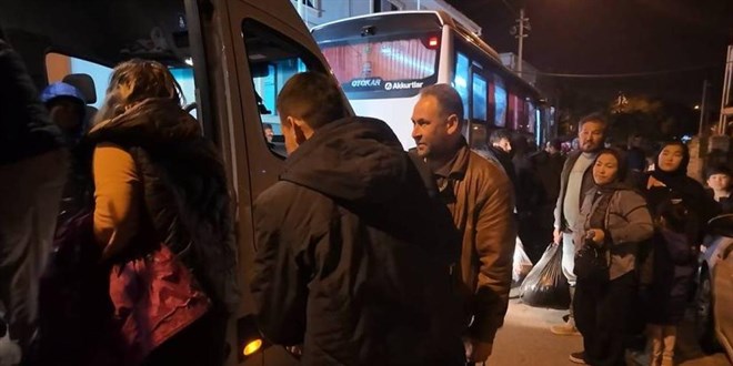İzmir açıklarında 43 düzensiz göçmen kurtarıldı