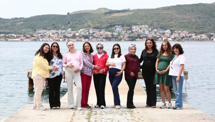 İzmir’de gebeler ve ebeler Anneler Günü etkinliğinde buluştu