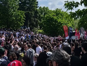 Kapatılan Bilgi Üniversitesi’nde tansiyon düşmüyor