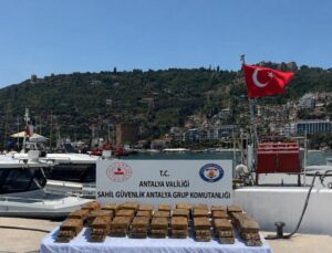 Kıyıya vuran paketten 40 kilo uyuşturucu çıktı