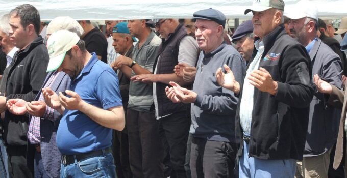 Kuraklıkla anılan Karapınar’da yağışlar için şükür duası