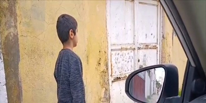 Minik Emre'den örnek davranış: Okulda değildi ama İstiklal Marşı'nı unutmadı