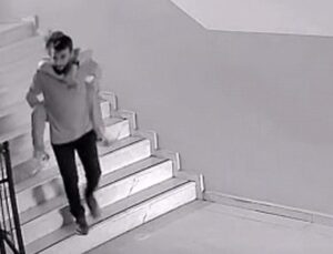 Müdür yardımcısı öğrencisini sırtında taşıdı