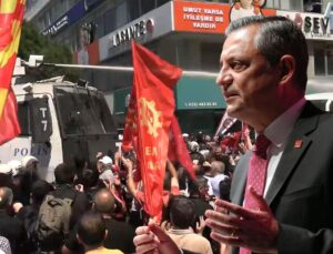 Özgür Özel’in mitingi öncesi Cumhuriyet Meydanı karıştı! Kalabalığa TOMA’lı müdahale