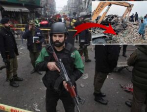 Pakistan’da düzenlenen intihar saldırısında 12 polis hayatını kaybetti