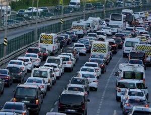 Pompada çifte değişim! Benzine zam, otogaza indirim geldi