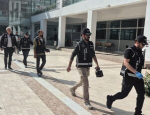 Tepebaşı Belediyesi’ne operasyon: 20 gözaltı