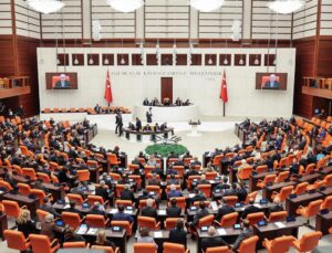 Varlık barışını içeren kanun teklifinin ilk 5 maddesi kabul edildi