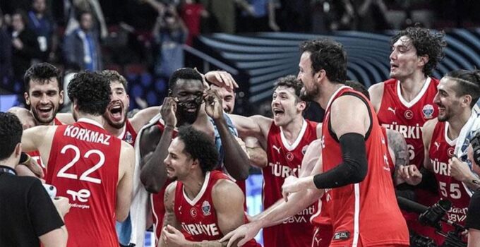 12 Dev Adam, FIBA listesinde yerini korudu