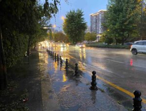 Ankara’da sağanak yağış etkili oldu