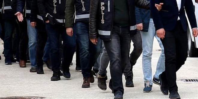 Antalya'da rüşvet ve kaçakçılık operasyonlarında 27 gözaltı