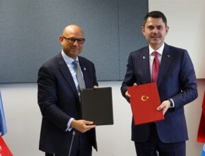 Bakan Kurum, 'COP31 Ev Sahibi Ülke Anlaşması'nı imzaladı