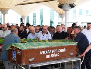 Başkentte bıçaklı kavgada ölen 16 yaşındaki genç toprağa verildi