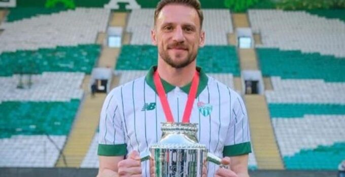 Bursaspor’dan bir imza daha! Anıl Atağ’ın sözleşmesi uzatıldı…