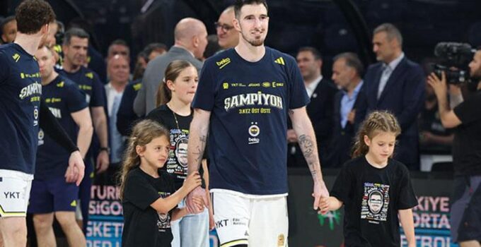 Fenerbahçe Beko’da ayrılık; Nando De Colo basketbolu bıraktı