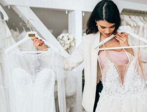 Gelinlikte "deneme ücreti" dönemi: Kabine girmenin bedeli 2 bin TL