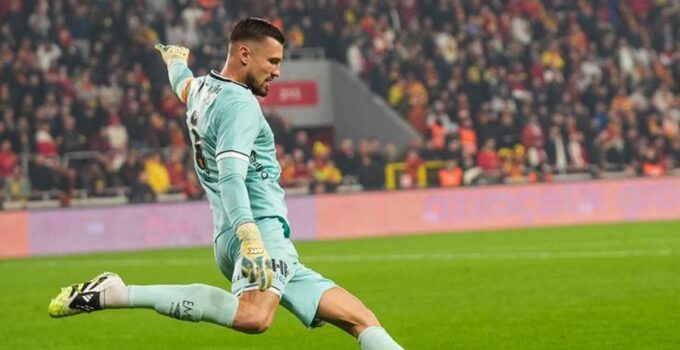 Göztepe Mateusz Lis ile yollarını ayırdı