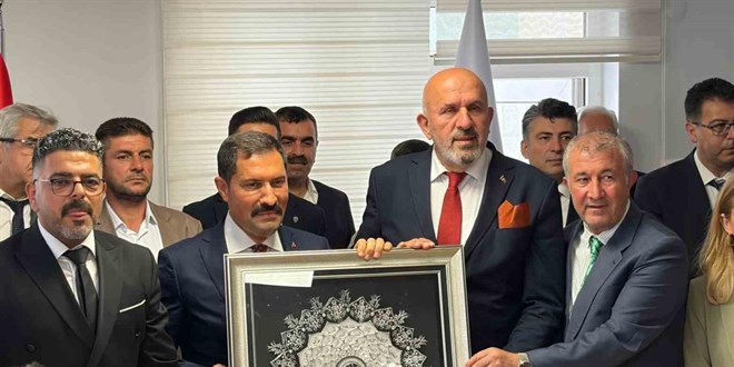 Hatay Valisi Mustafa Masatlı'ya 'Yılın Valisi' ödülü verildi