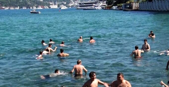 İstanbul’da termometreler 36 dereceyi gösterdi: Sıcaktan bunalan vatandaşlar sahillere akın etti