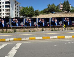 Kılıçdaroğlu’nun afişleri, memleketi Tunceli’de bilboardlara asıldı