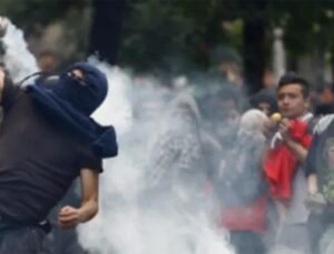 Şili’de öğrencilerin hükümeti protestosunda 25 kişi yaralandı