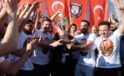 Sosyal sorumluluk projesiyle sahneye çıktılar! Cevizli Anadoluspor tarih yazdı