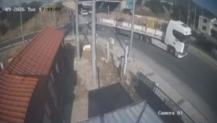 TIR’a çarpan otomobilin sürücüsünün öldüğü kaza kamerada