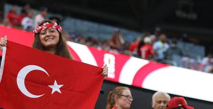 Türkiye – ABD maçını stadyumda 70 bin 492 taraftar takip etti