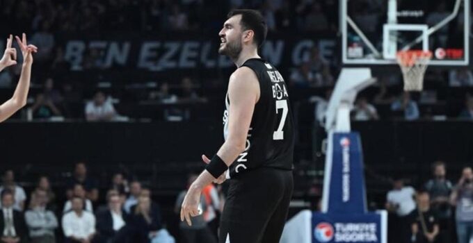 Yiğit Arslan Beşiktaş’a veda etti