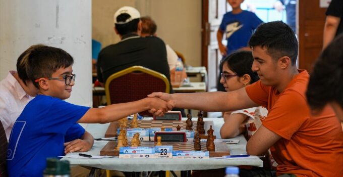12. Çeşme Uluslararası Açık Satranç Turnuvası, İzmir’de sürüyor