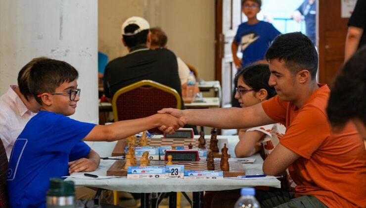 12. Çeşme Uluslararası Açık Satranç Turnuvası, İzmir’de sürüyor