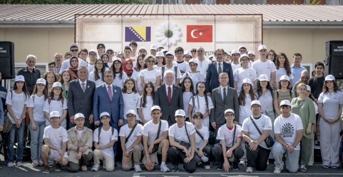 200 liseli öğrenci Srebrenitsa için Bosna Hersek’e uğurlandı