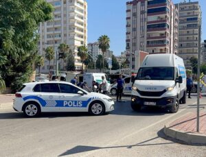 Adana’da kamyonun çarptığı bisikletli hayatını kaybetti