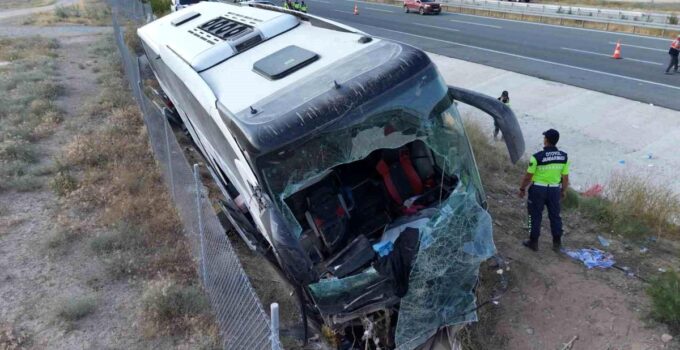 Aksaray’da 44 kişinin yaralandığı otobüs kazasında 1 kişi hayatını kaybetti