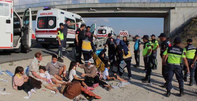 Aksaray’da otobüs yoldan çıktı; 40 yaralı-