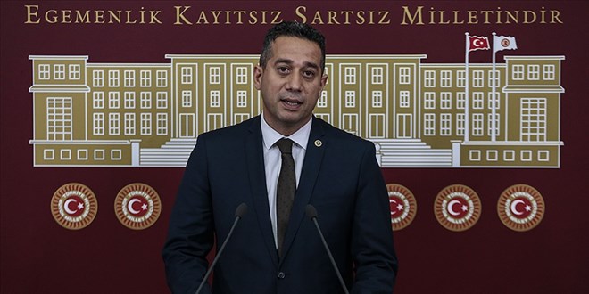 Alevilere yönelik şakaya sert tepki gösteren Başarır, Kur'an-ı Kerim'le dalga geçen Göktaş'a sahip çıktı