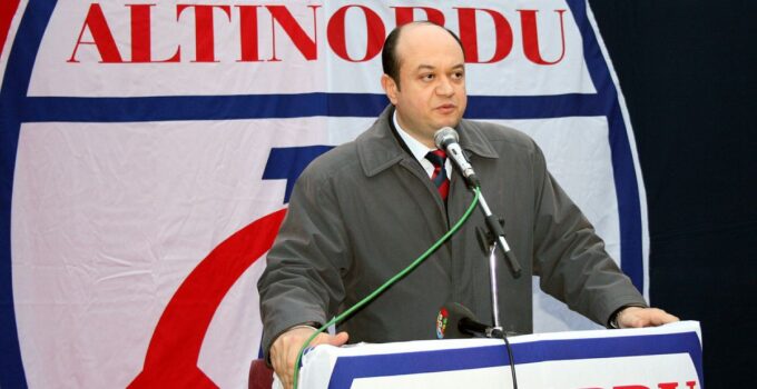 Altınordu’da Başkan Özkan’a isyan: ‘Kulübü yok etmeye geldi’